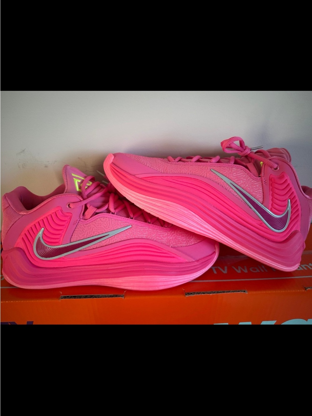 Nike Freak 7 Pink Shoes - Lightweight Performance